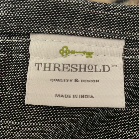 Red handmade “Amaryllis” Apron - Picture 11 of 12